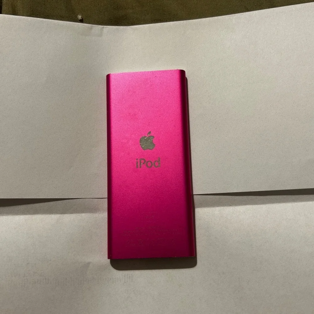 Apple iPod Nano 2nd Generation 4GB Pink Digital Music Player A1199 Retro Tech